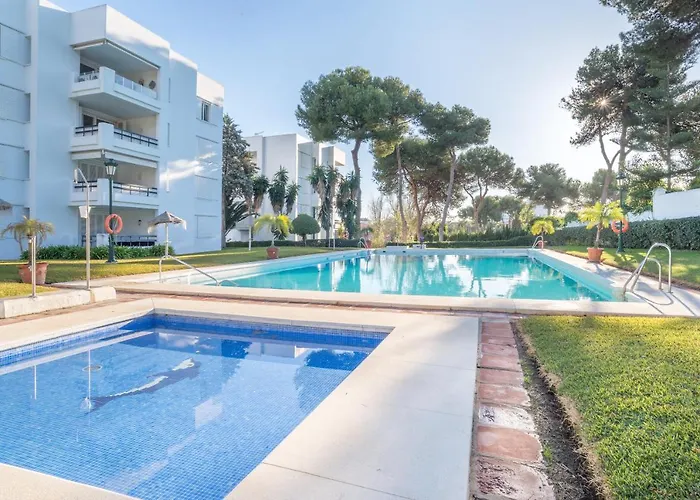 Апартаменти Luxury Monteros *